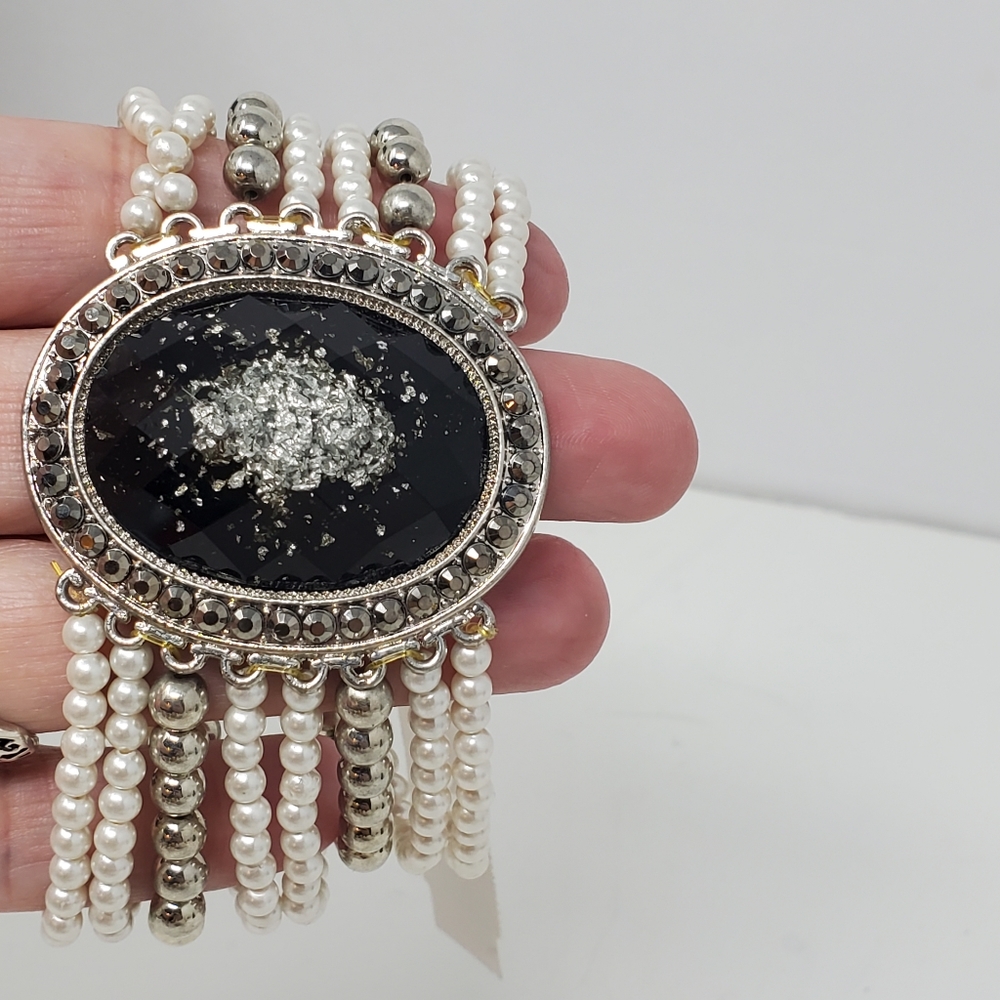 New York & Company Black & Silver stretchy pearl beaded bracelet New with Tags